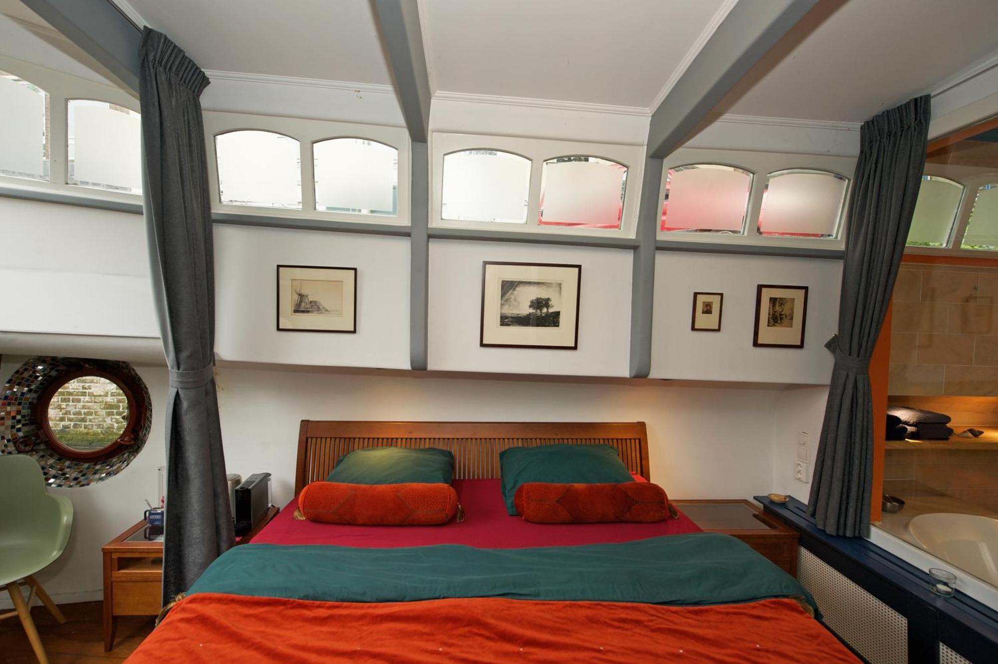 Amsterdam Center - Houseboat B&B By Captain Ricard Dış mekan fotoğraf